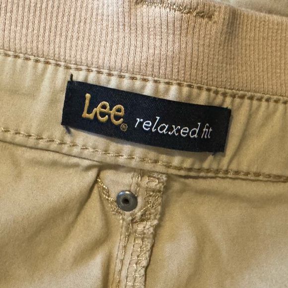 Lee Tan Capri Pants, Relaxed Fit - Picture 5 of 5